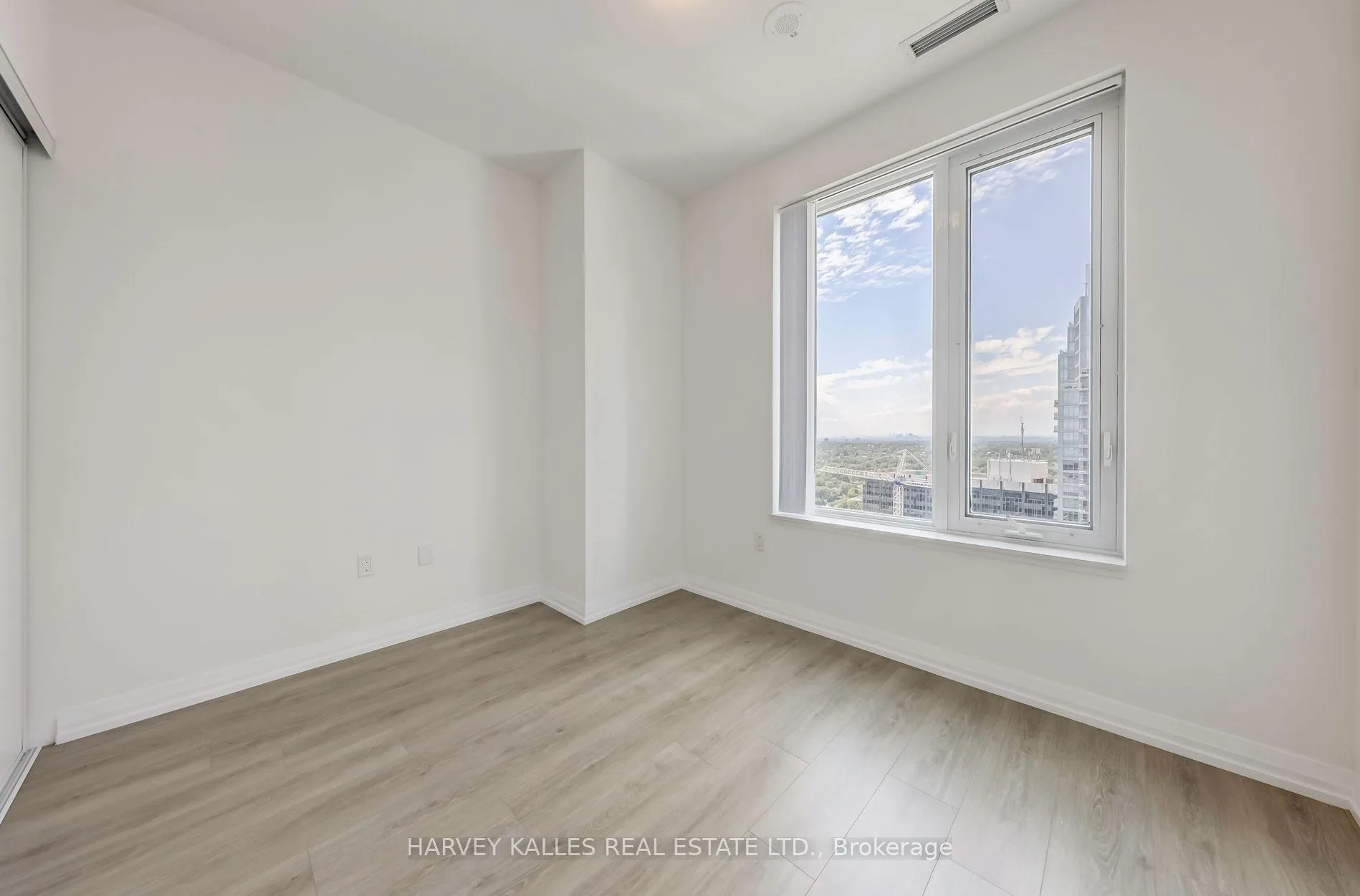 Photo 13 of Unit PH19, 50 Dunfield Avenue, Toronto, Mount Pleasant West — HOMEH