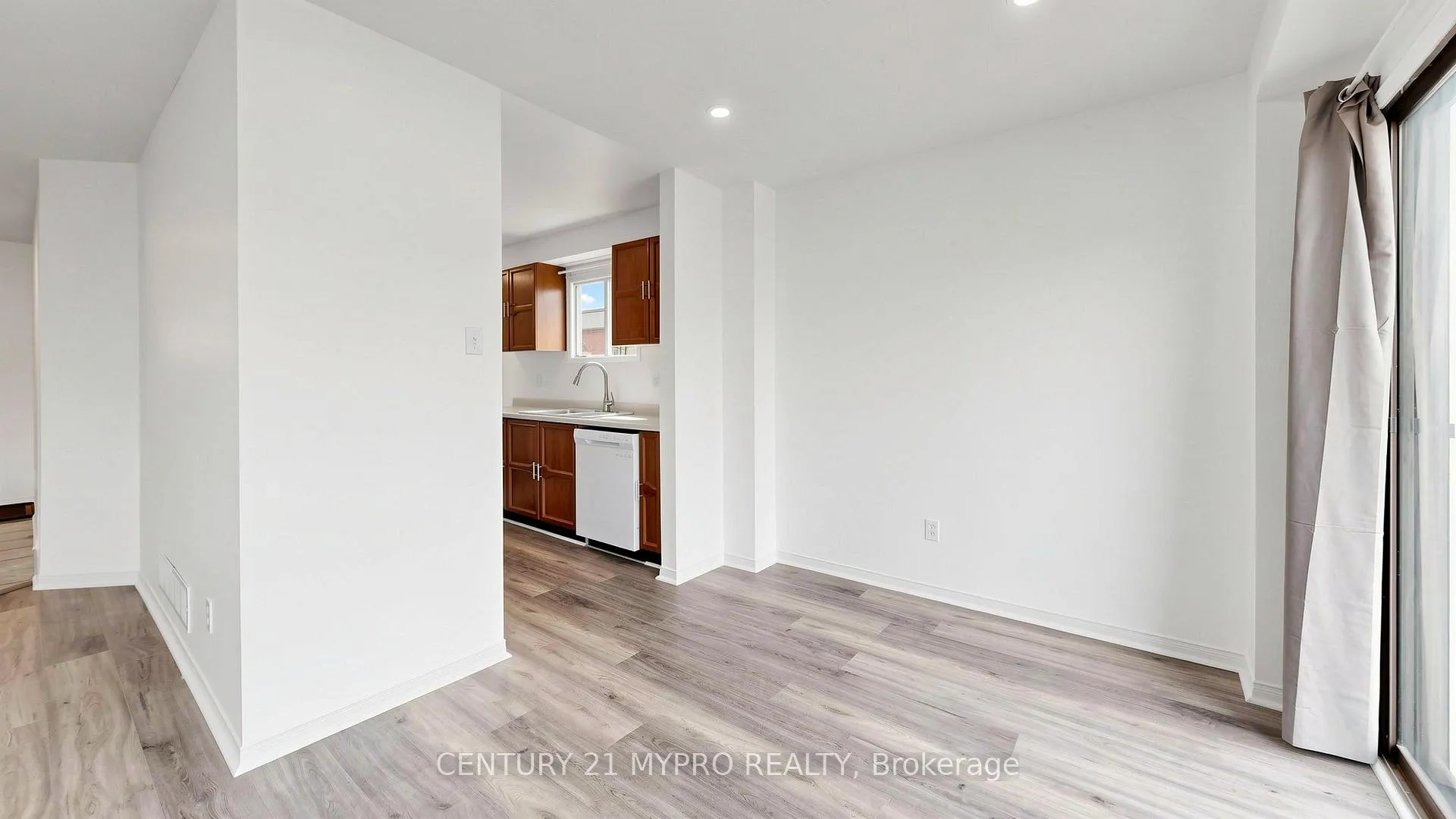 Photo 7 of 1399 Anton Square, Pickering, Liverpool — HOMEH