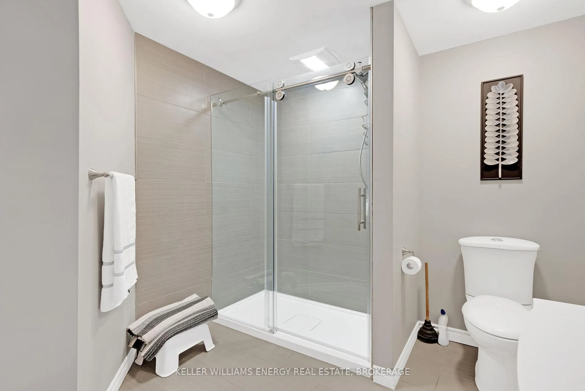 Photo 35 of 2100 Stornoway Street, Oshawa, Kedron — HOMEH