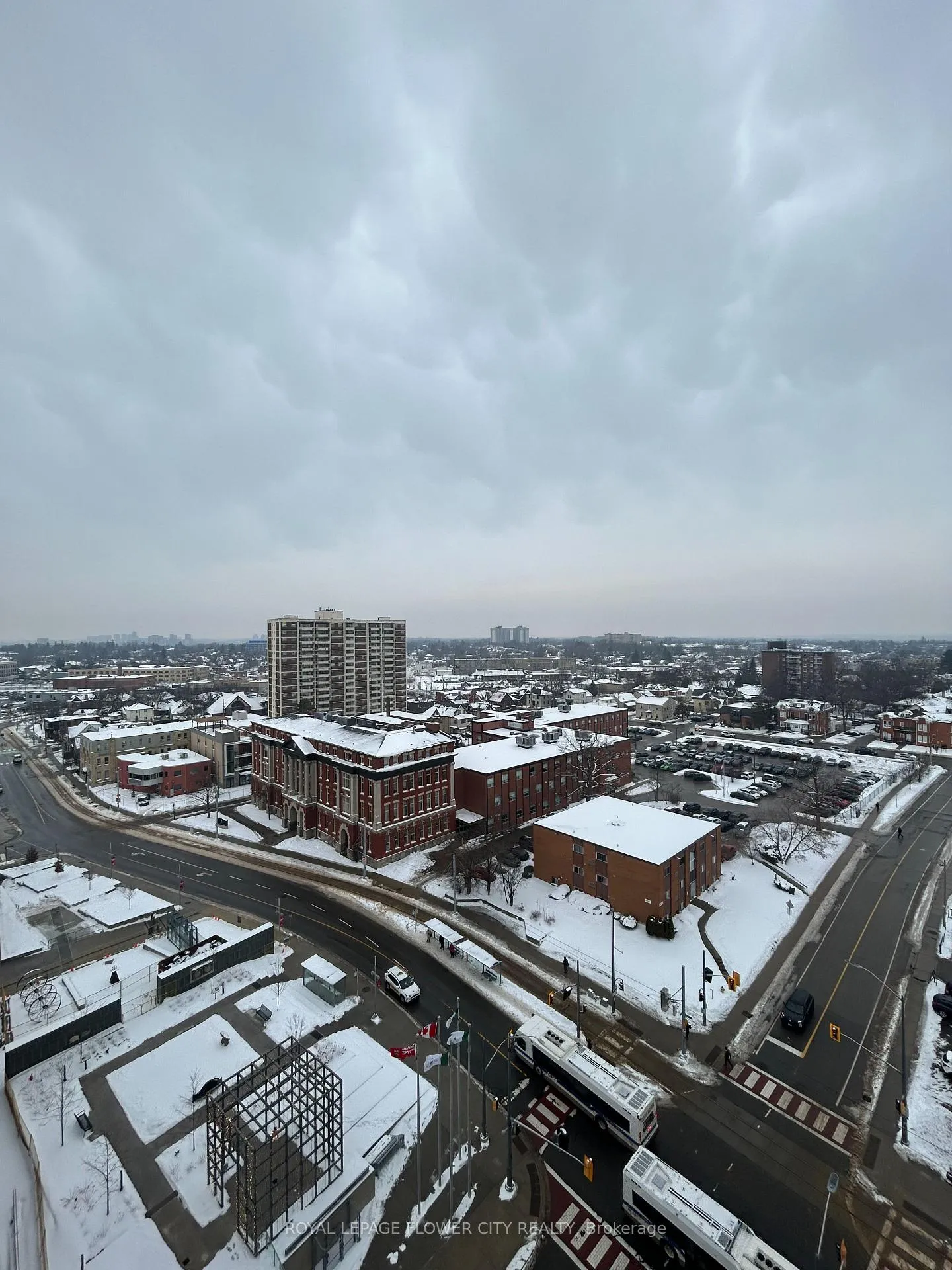 Photo 2 of Unit 1211, 85 Duke Street, Kitchener — HOMEH