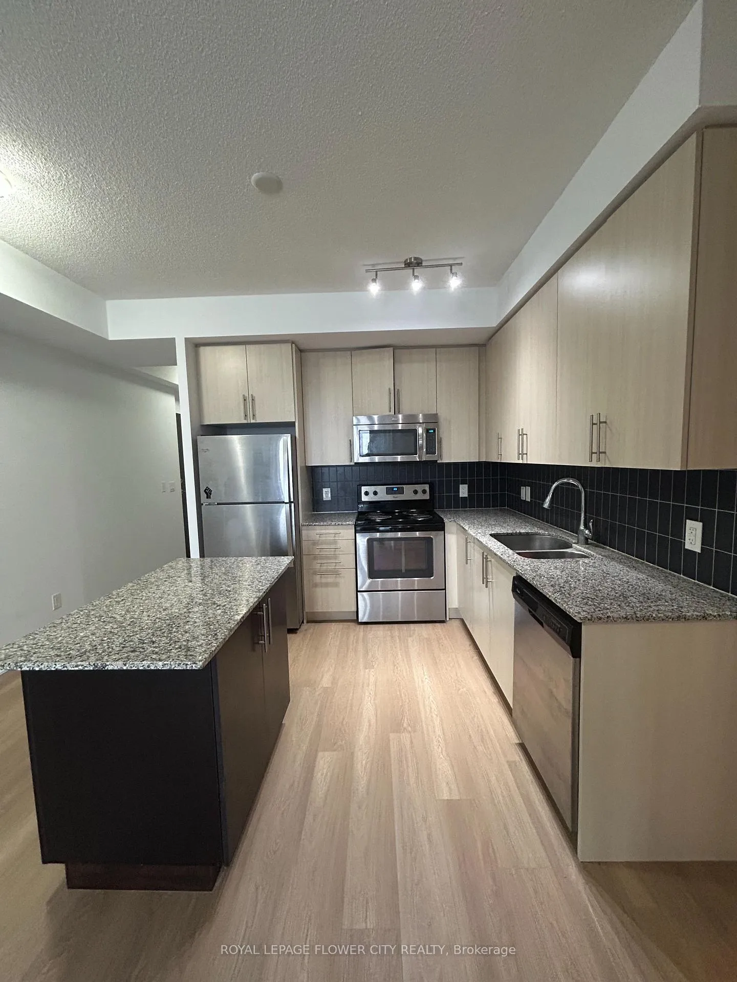 Photo 6 of Unit 1211, 85 Duke Street, Kitchener — HOMEH