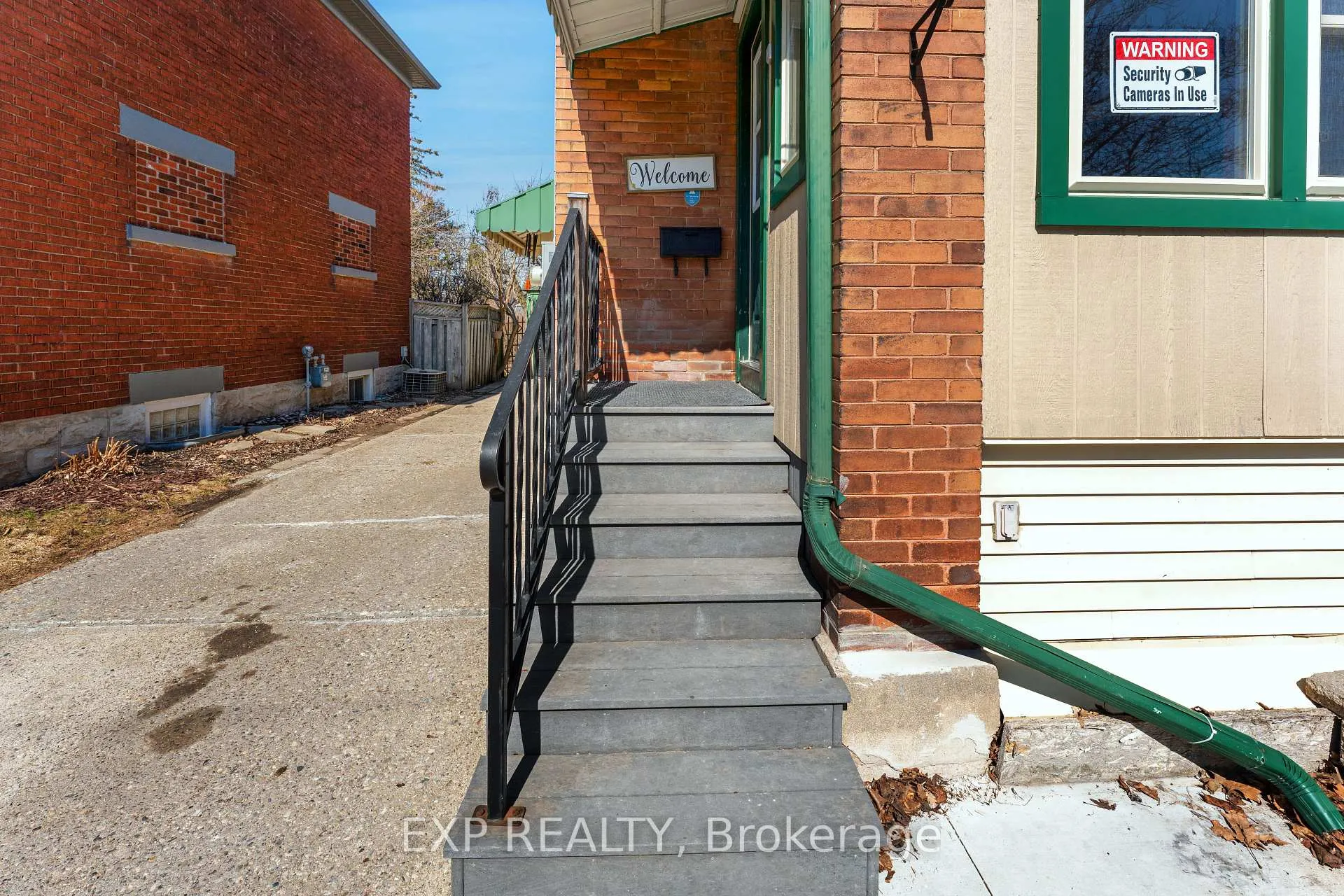 Photo 4 of 24 Onward Avenue, Kitchener — HOMEH
