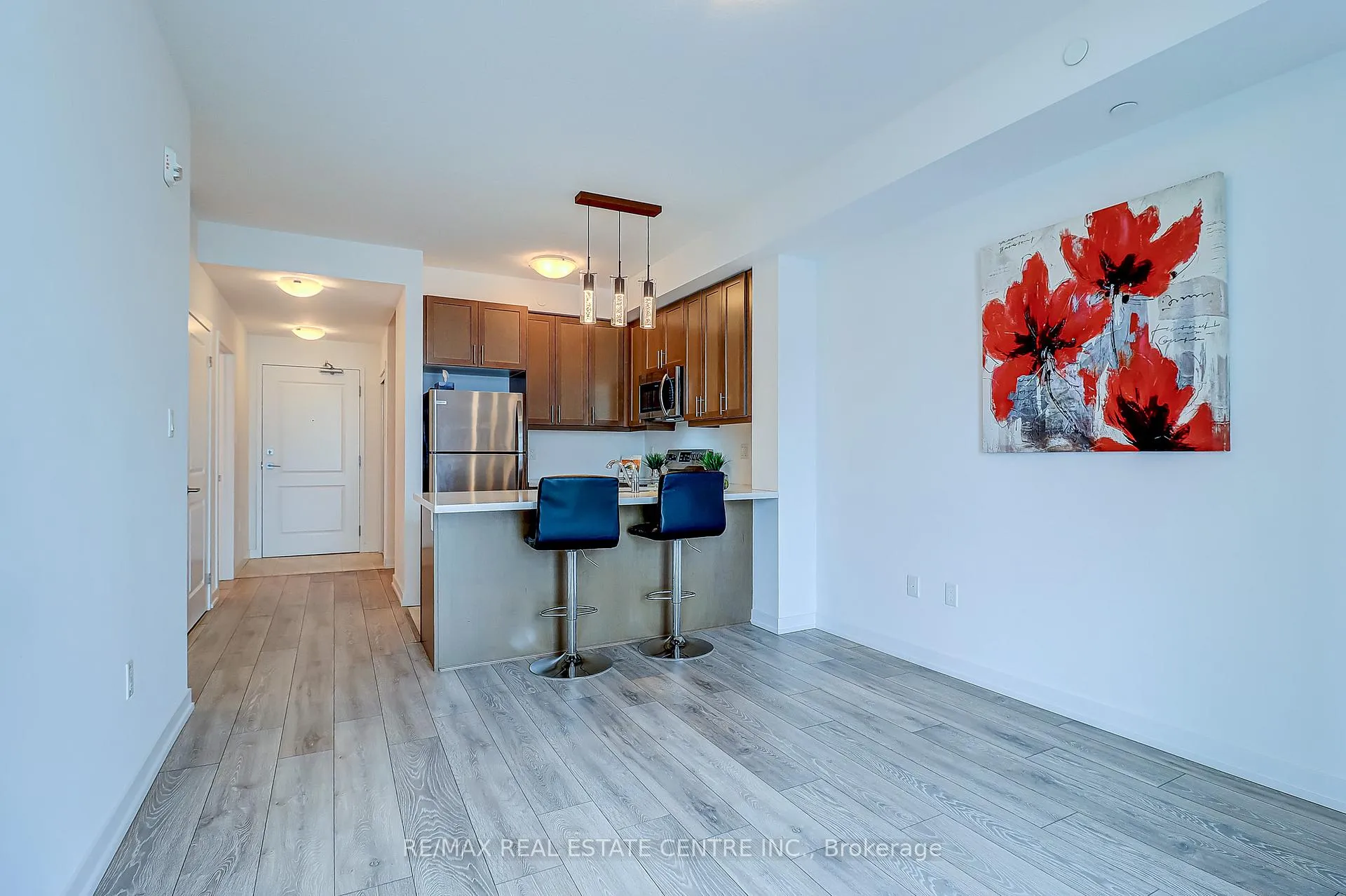 Photo 8 of Unit 332, 101 Shoreview Place, Hamilton, Lakeshore — HOMEH