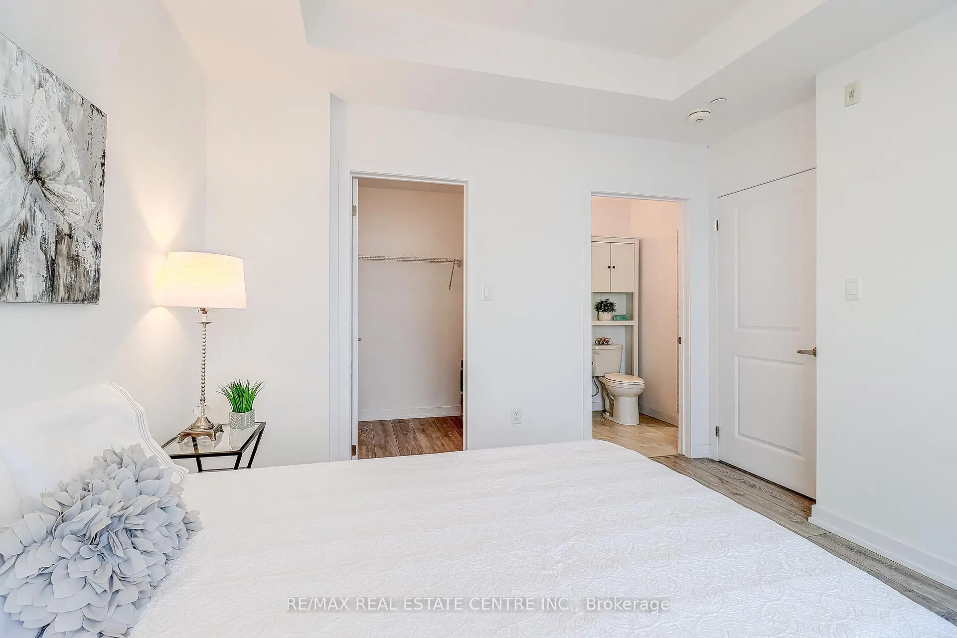 Photo 15 of Unit 332, 101 Shoreview Place, Hamilton, Lakeshore — HOMEH