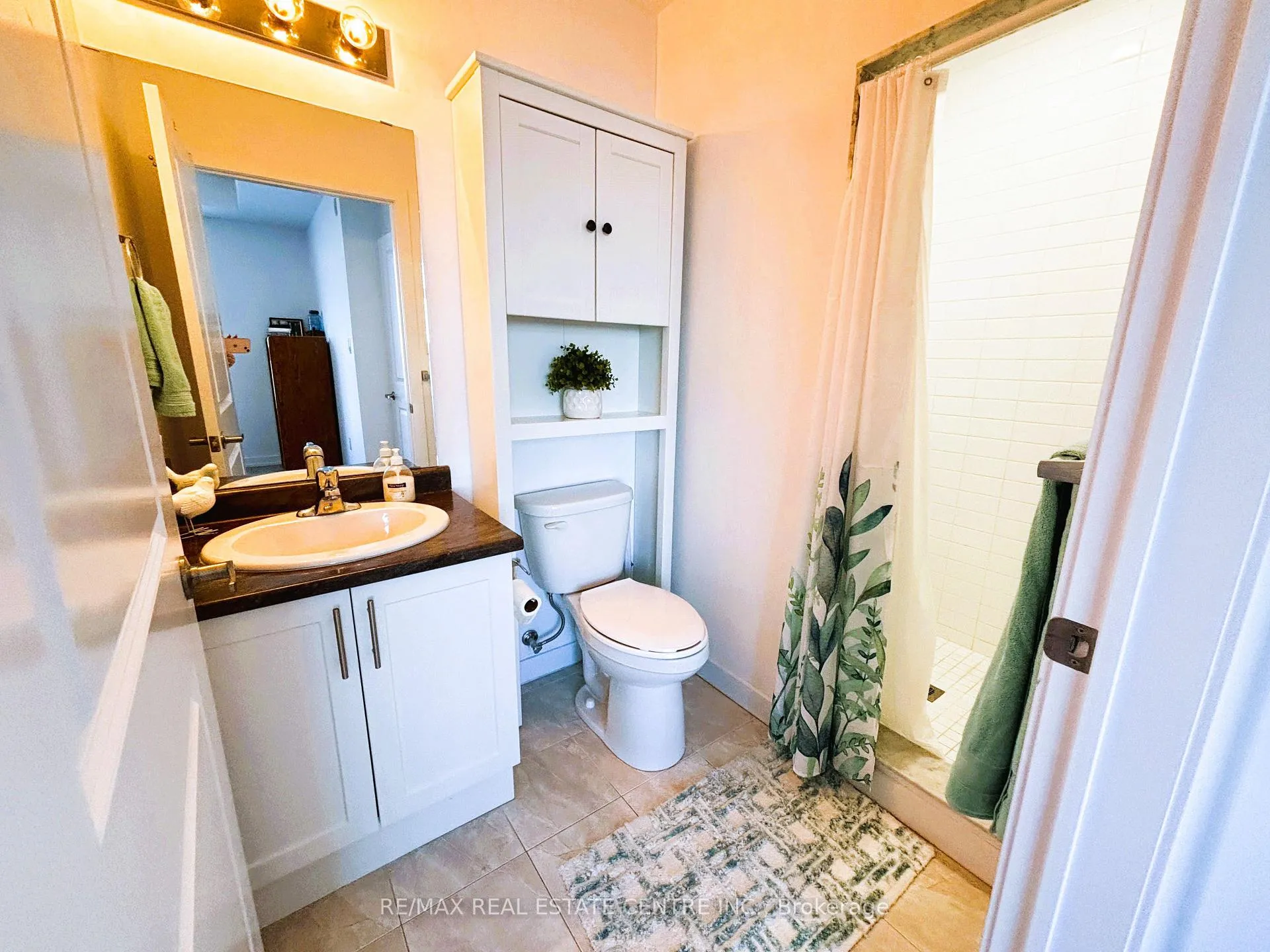 Photo 16 of Unit 332, 101 Shoreview Place, Hamilton, Lakeshore — HOMEH