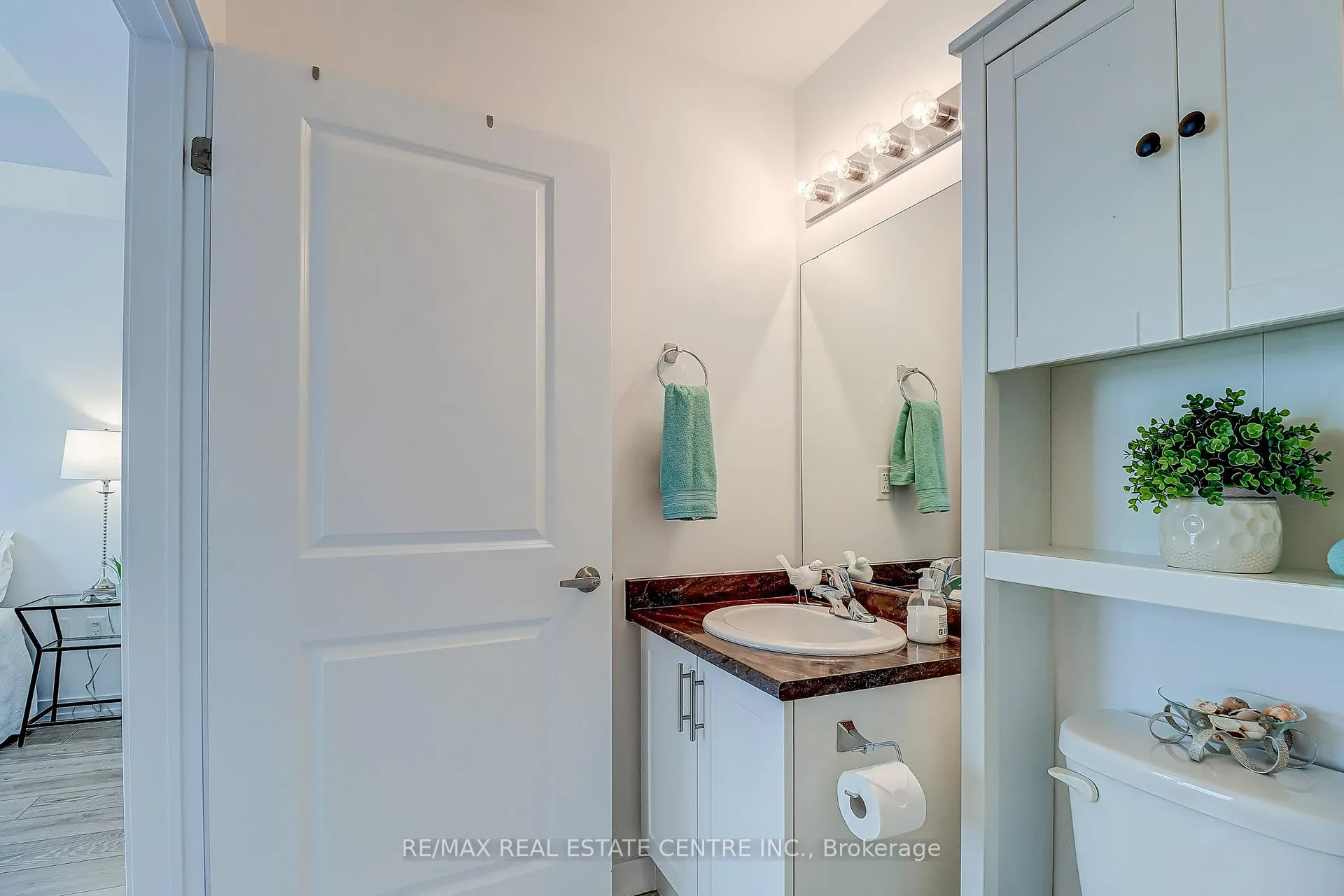 Photo 17 of Unit 332, 101 Shoreview Place, Hamilton, Lakeshore — HOMEH