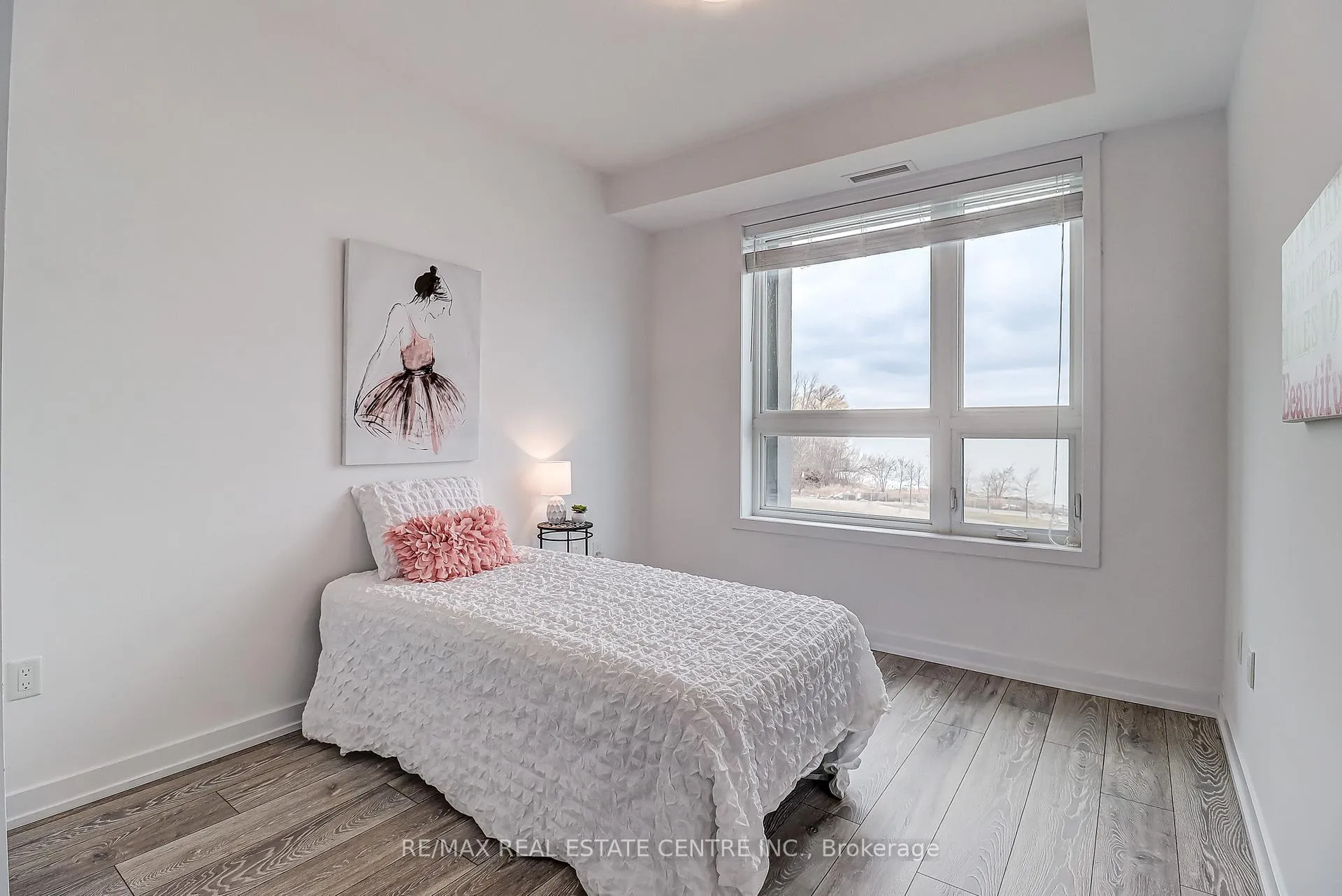 Photo 18 of Unit 332, 101 Shoreview Place, Hamilton, Lakeshore — HOMEH