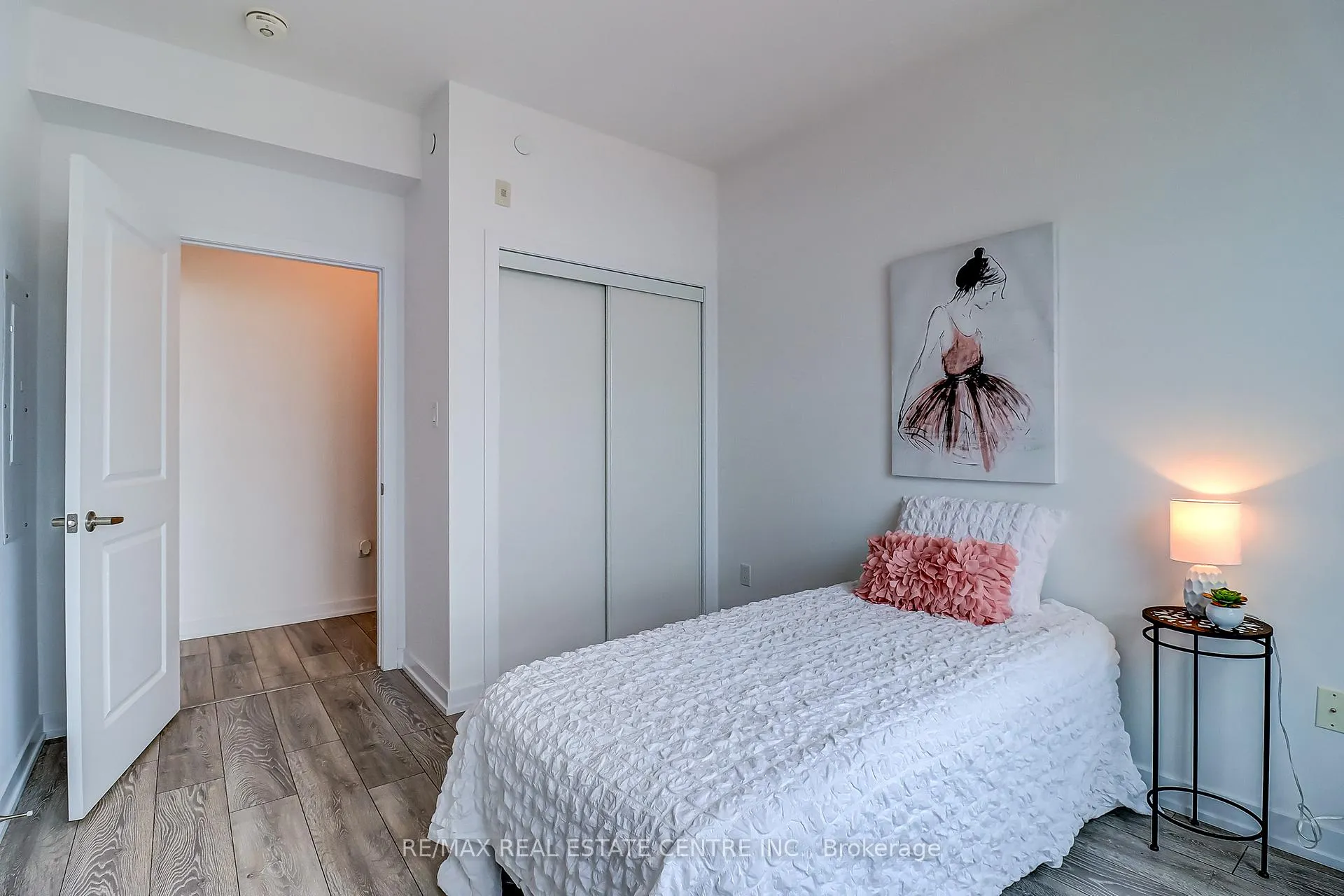 Photo 19 of Unit 332, 101 Shoreview Place, Hamilton, Lakeshore — HOMEH