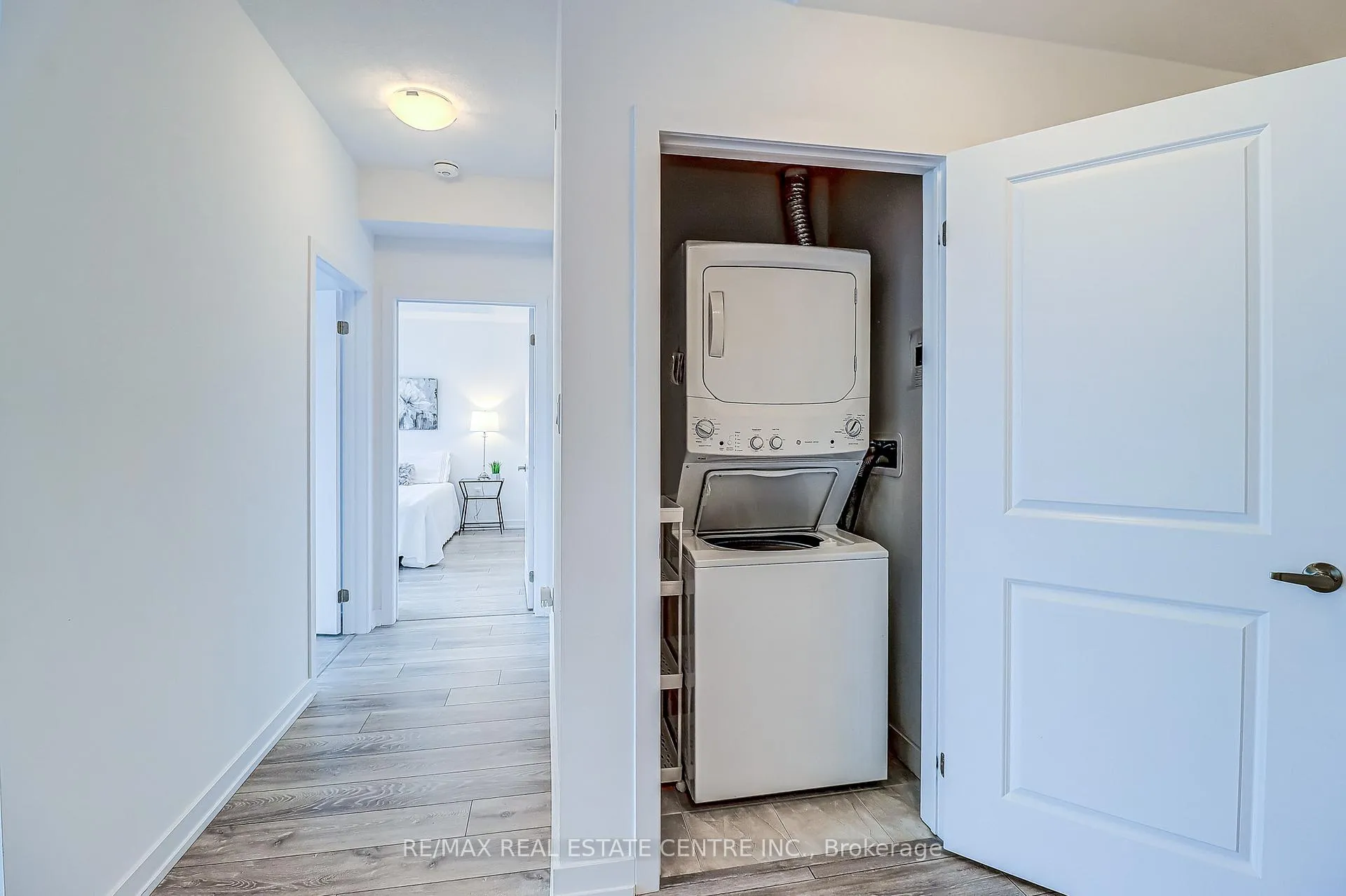 Photo 23 of Unit 332, 101 Shoreview Place, Hamilton, Lakeshore — HOMEH
