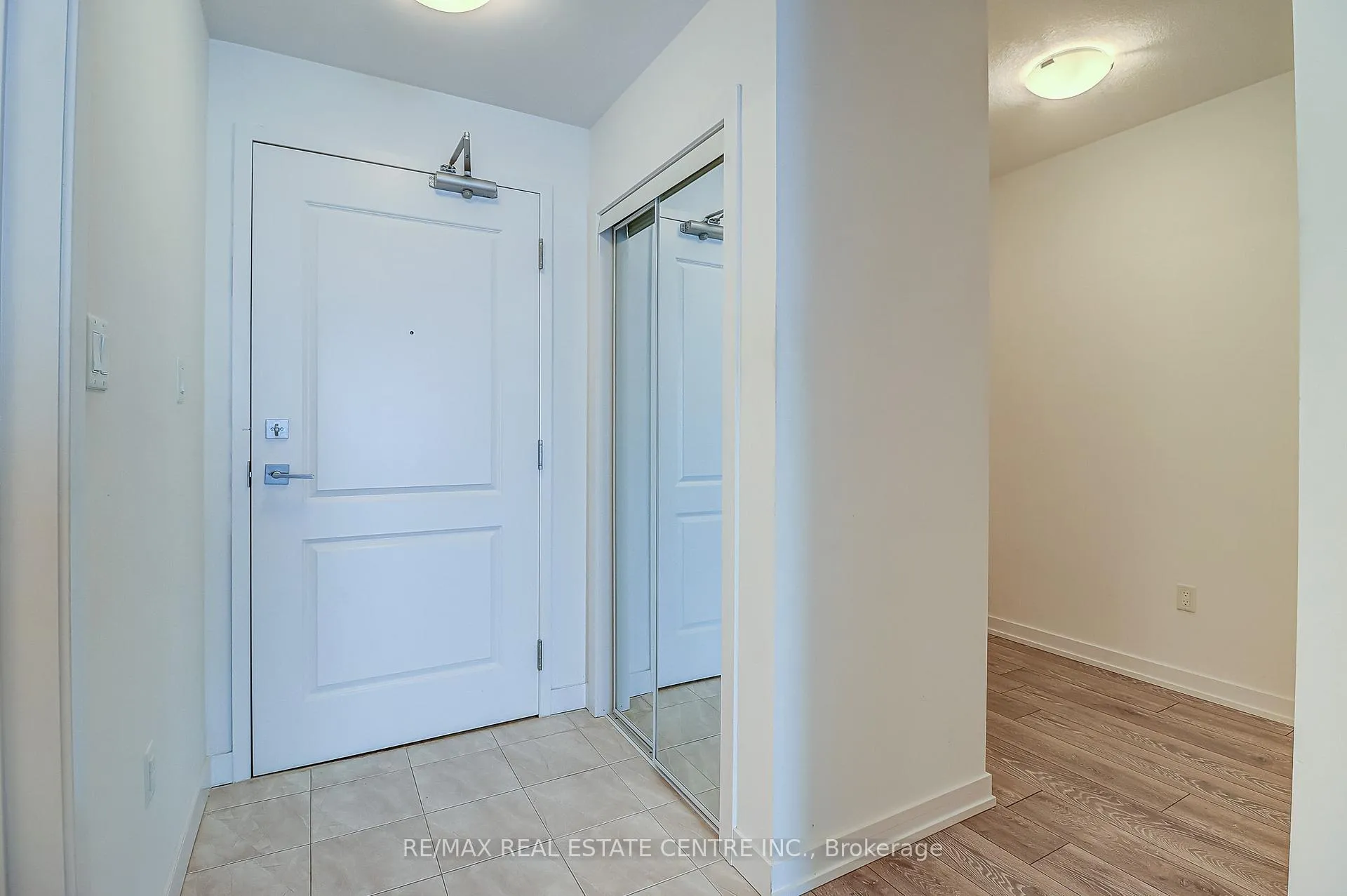 Photo 24 of Unit 332, 101 Shoreview Place, Hamilton, Lakeshore — HOMEH