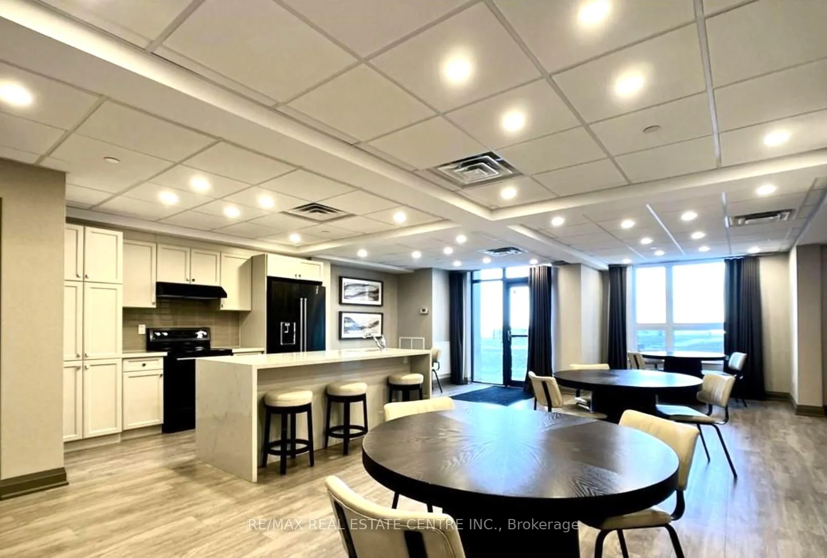 Photo 29 of Unit 332, 101 Shoreview Place, Hamilton, Lakeshore — HOMEH