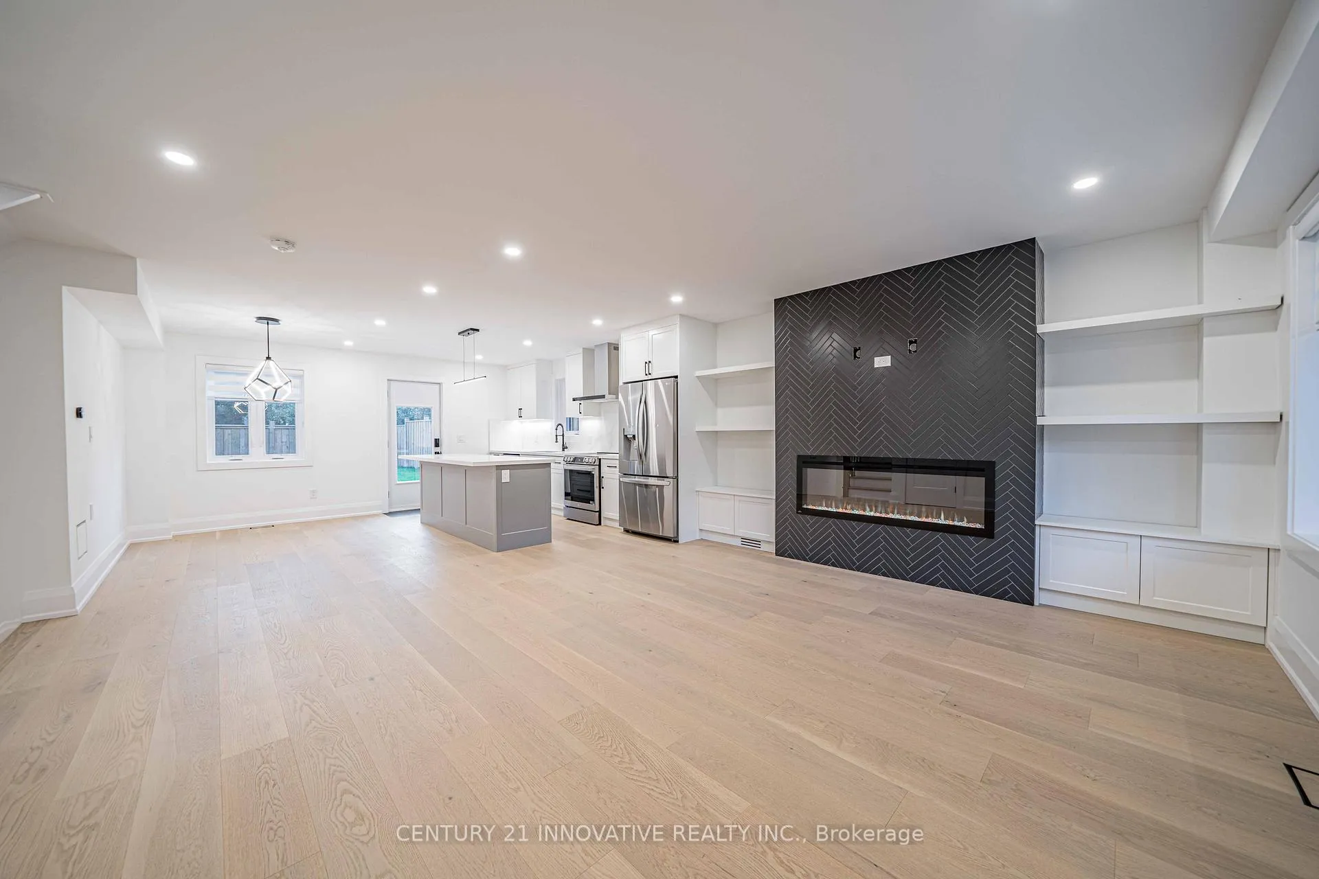 Photo 2 of 58 Carsbrooke Road, Etobicoke, Etobicoke West Mall — HOMEH