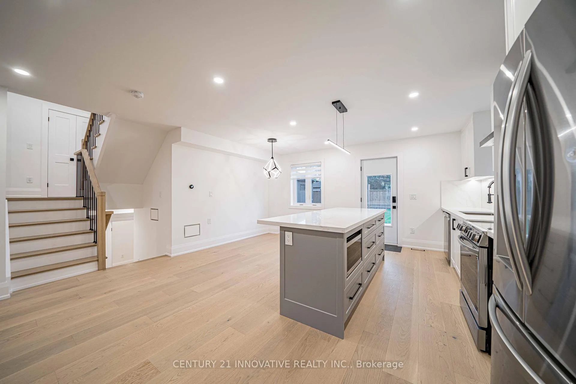 Photo 7 of 58 Carsbrooke Road, Etobicoke, Etobicoke West Mall — HOMEH