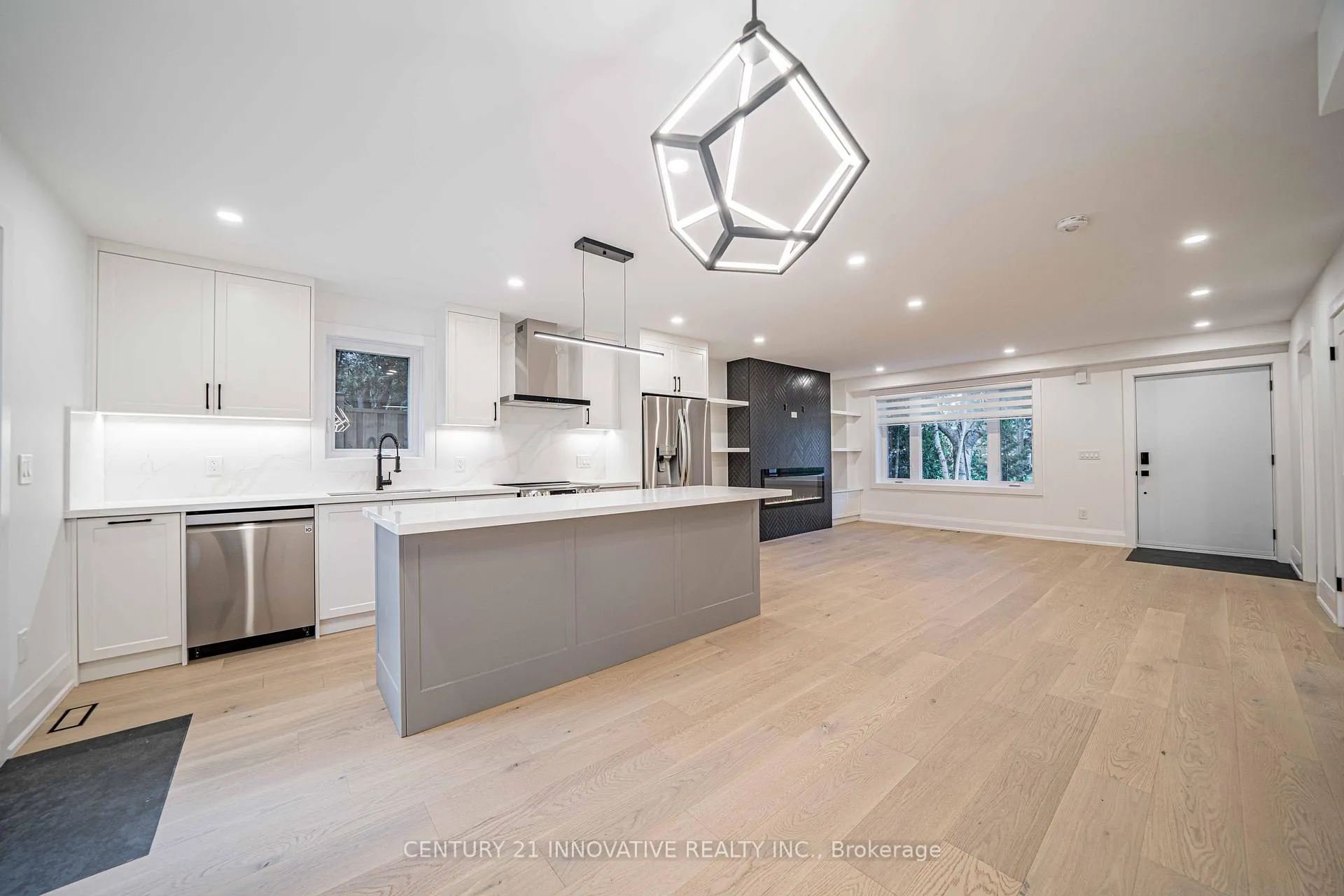Photo 8 of 58 Carsbrooke Road, Etobicoke, Etobicoke West Mall — HOMEH