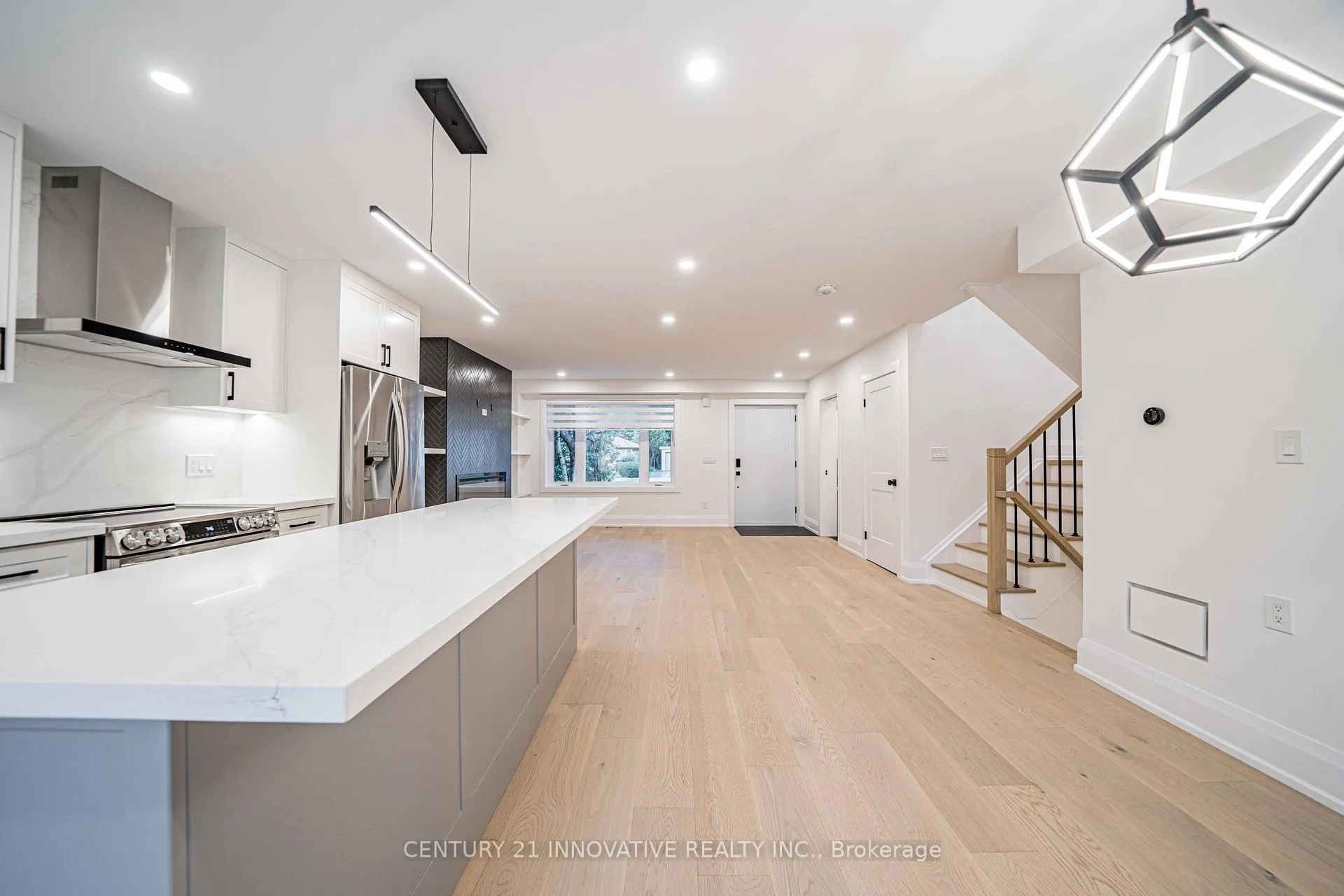 Photo 9 of 58 Carsbrooke Road, Etobicoke, Etobicoke West Mall — HOMEH