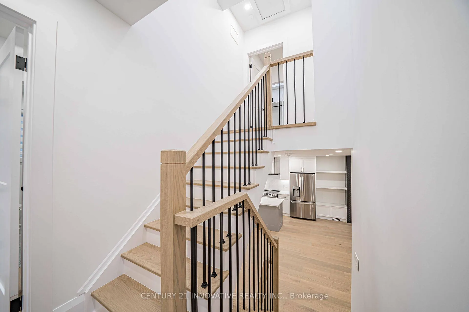 Photo 13 of 58 Carsbrooke Road, Etobicoke, Etobicoke West Mall — HOMEH