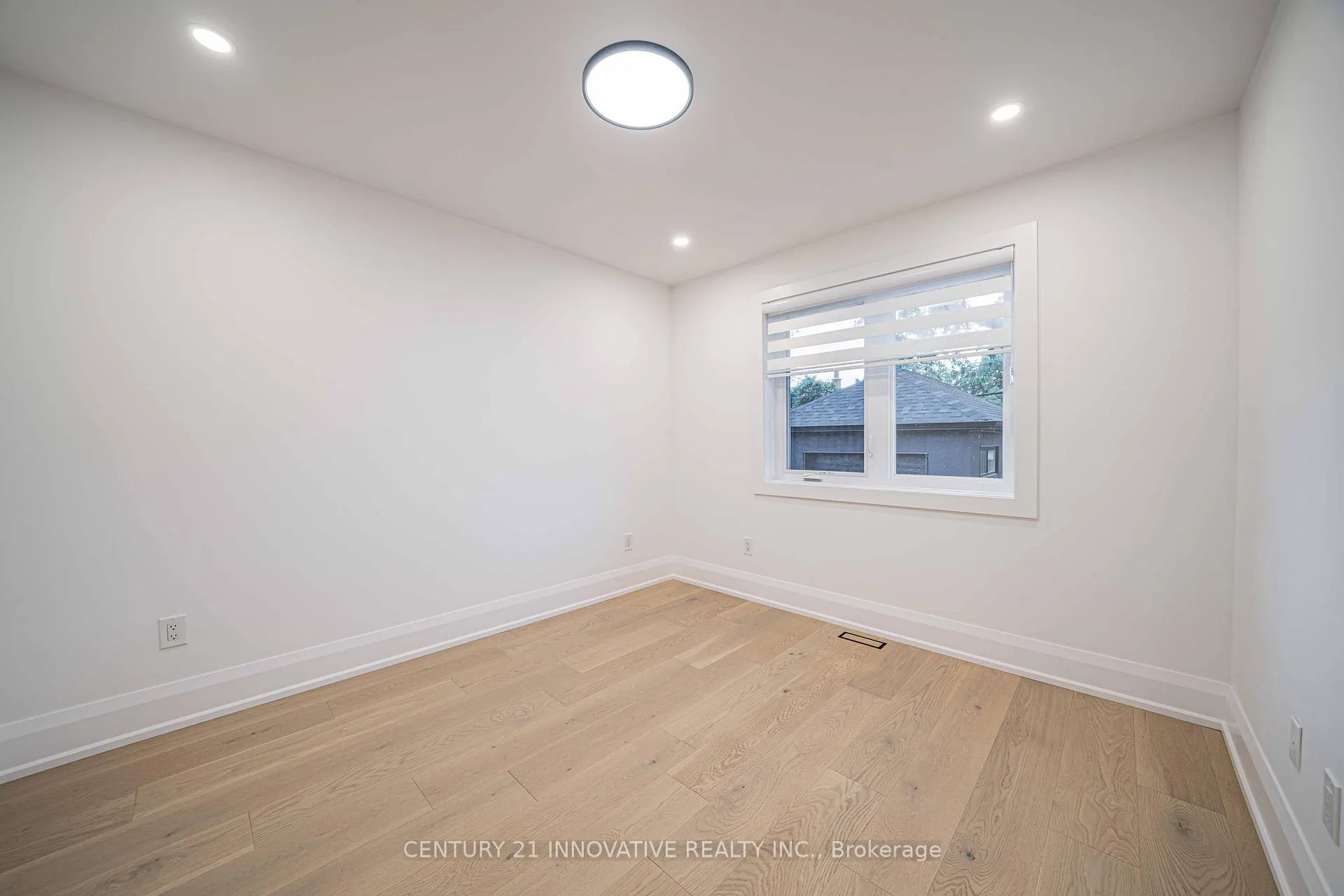 Photo 17 of 58 Carsbrooke Road, Etobicoke, Etobicoke West Mall — HOMEH