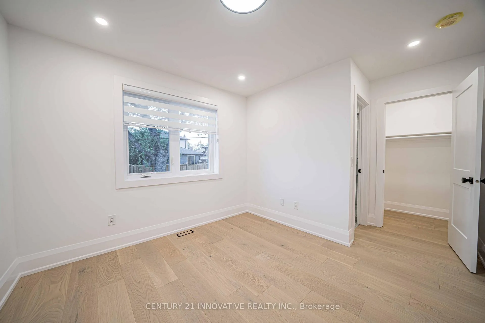 Photo 19 of 58 Carsbrooke Road, Etobicoke, Etobicoke West Mall — HOMEH