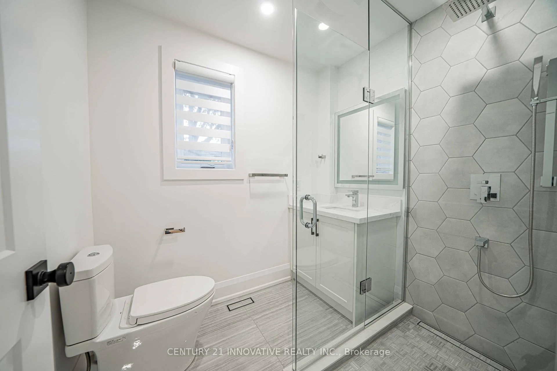 Photo 20 of 58 Carsbrooke Road, Etobicoke, Etobicoke West Mall — HOMEH