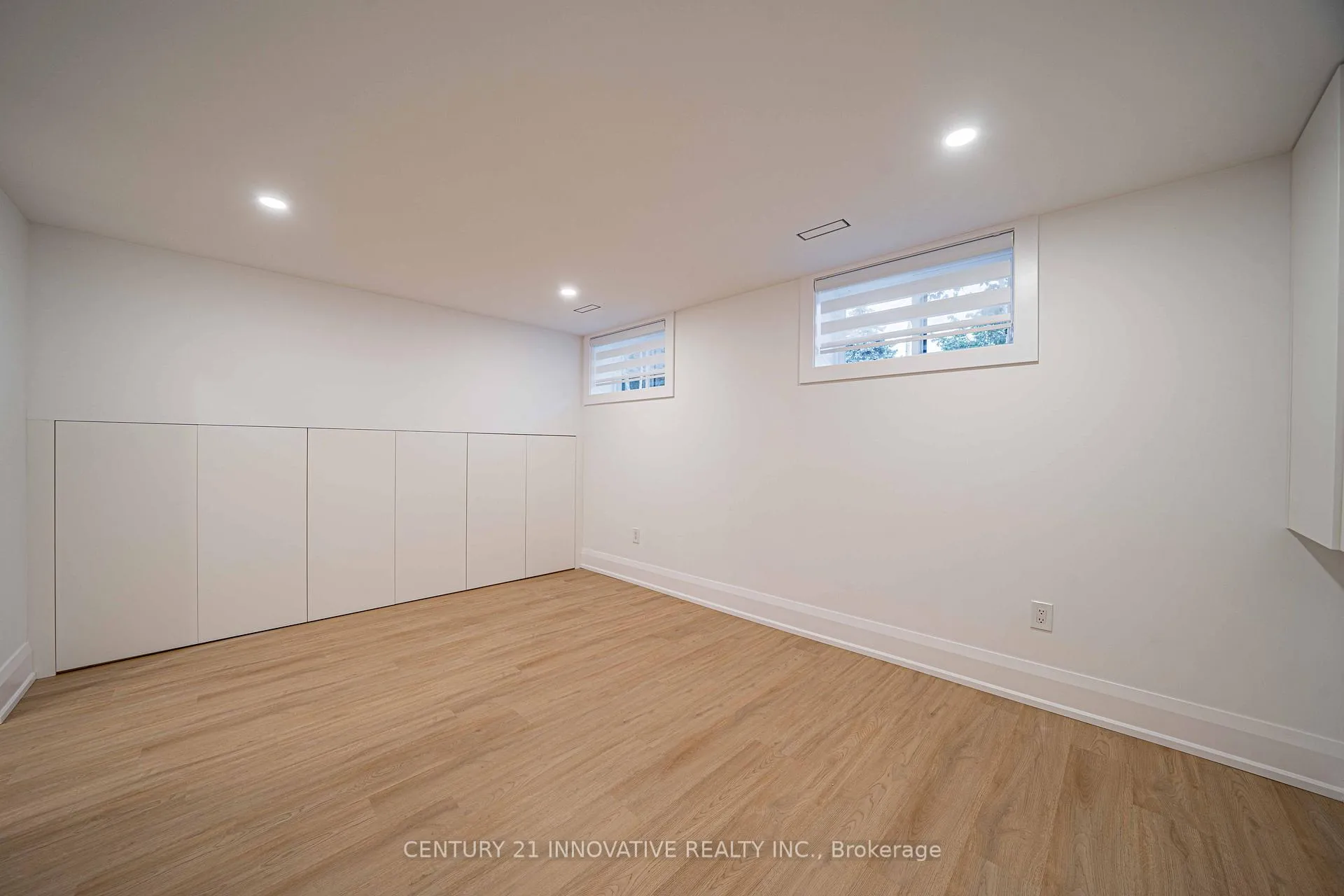Photo 32 of 58 Carsbrooke Road, Etobicoke, Etobicoke West Mall — HOMEH