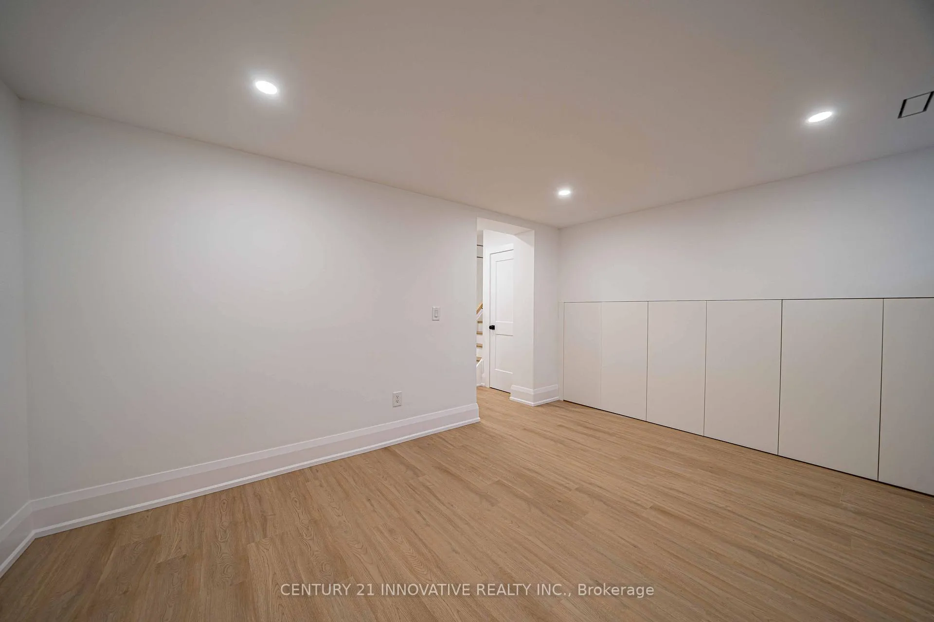 Photo 33 of 58 Carsbrooke Road, Etobicoke, Etobicoke West Mall — HOMEH