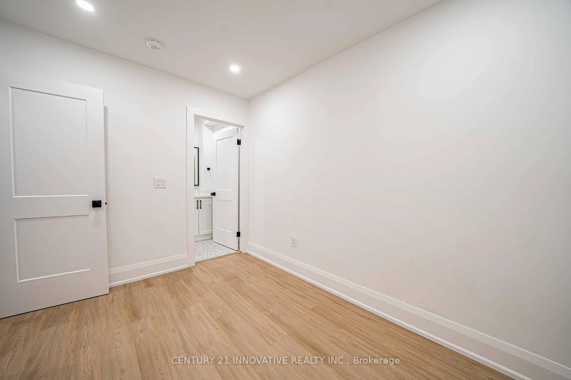 Photo 35 of 58 Carsbrooke Road, Etobicoke, Etobicoke West Mall — HOMEH