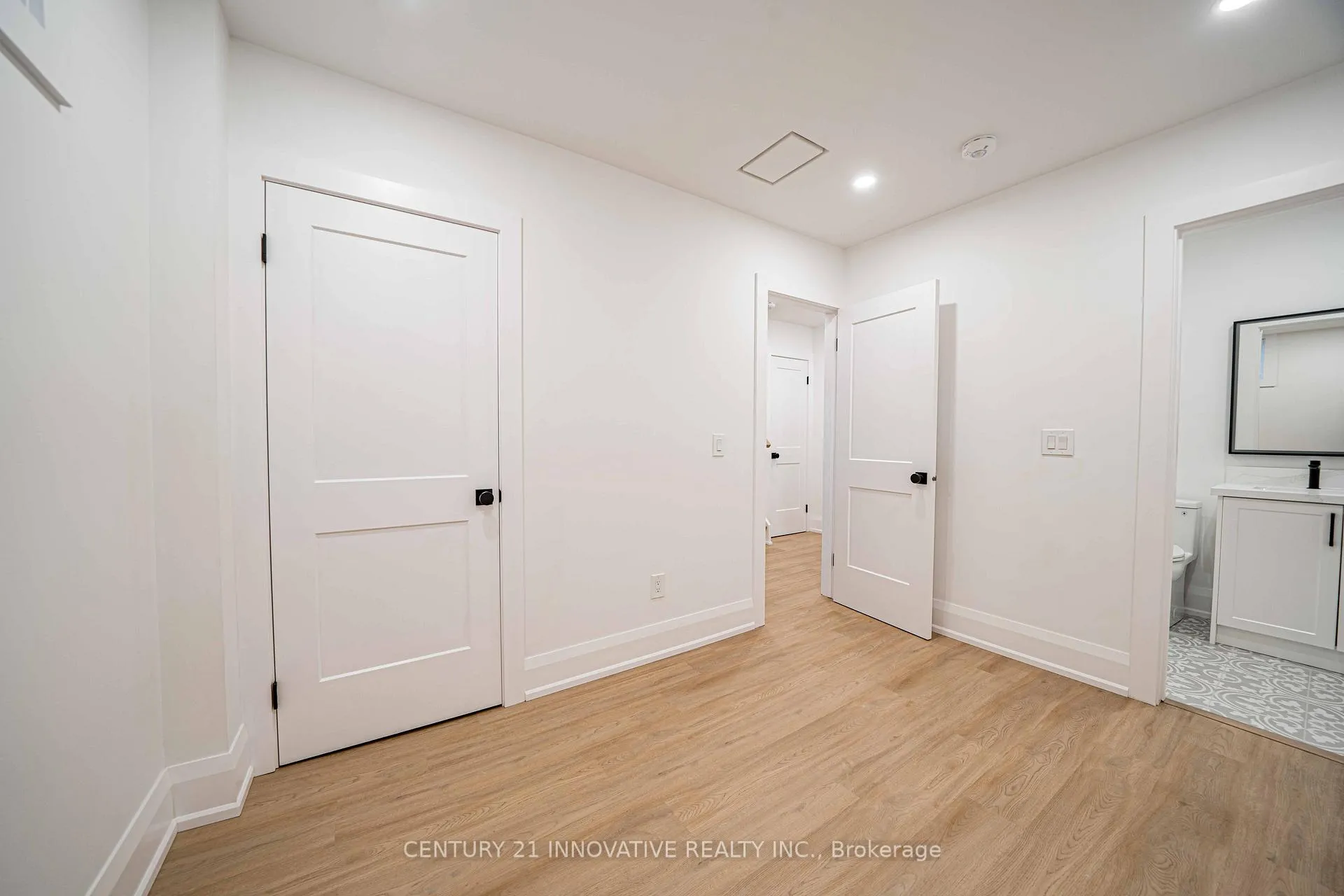 Photo 36 of 58 Carsbrooke Road, Etobicoke, Etobicoke West Mall — HOMEH