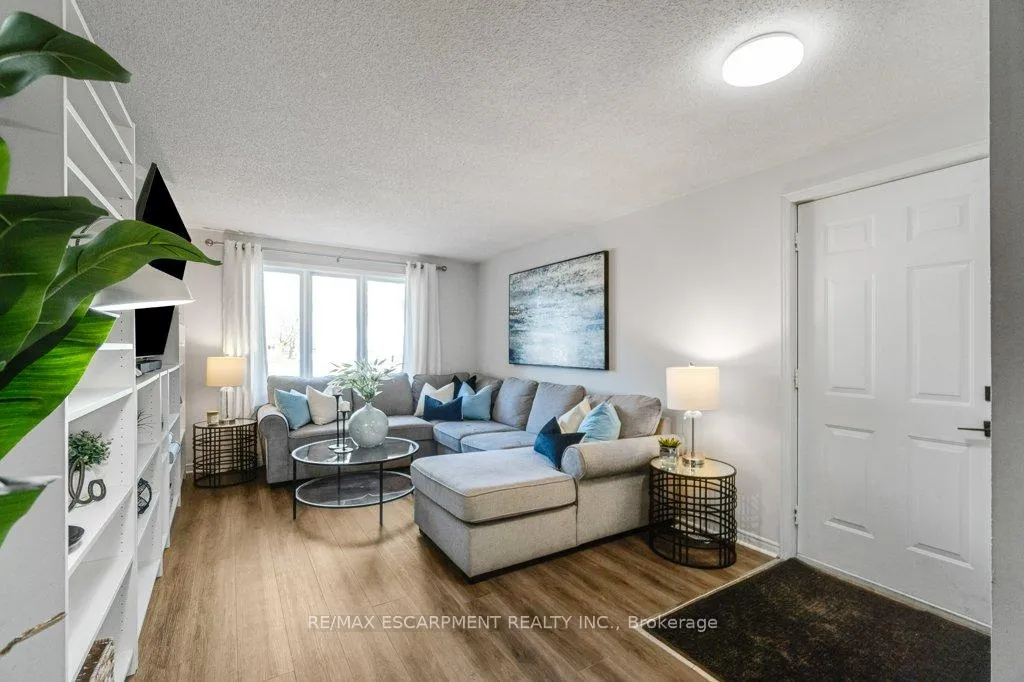 Photo 3 of 28 Kathleen Street, Brant, Paris — HOMEH