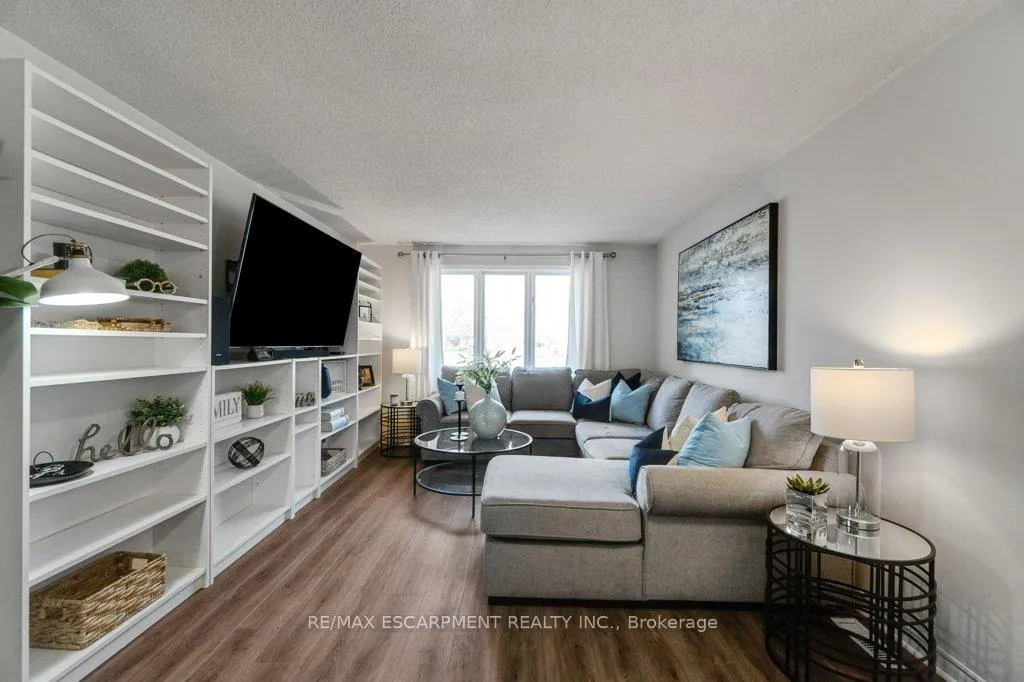 Photo 4 of 28 Kathleen Street, Brant, Paris — HOMEH