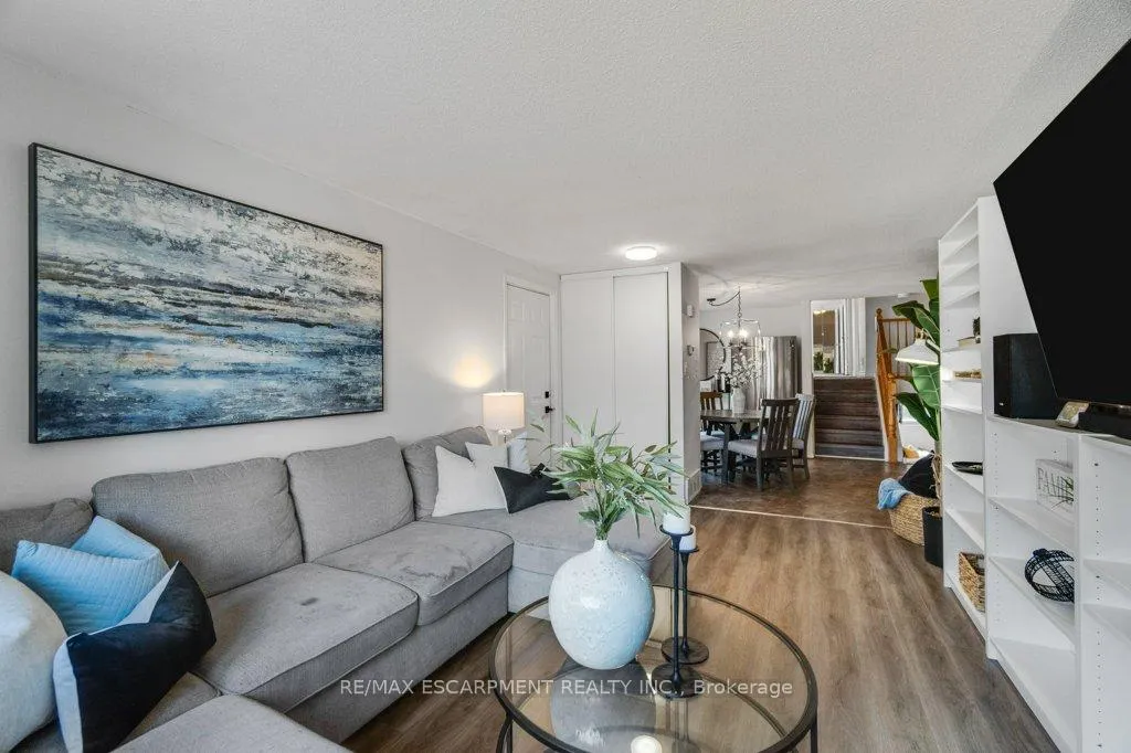 Photo 5 of 28 Kathleen Street, Brant, Paris — HOMEH