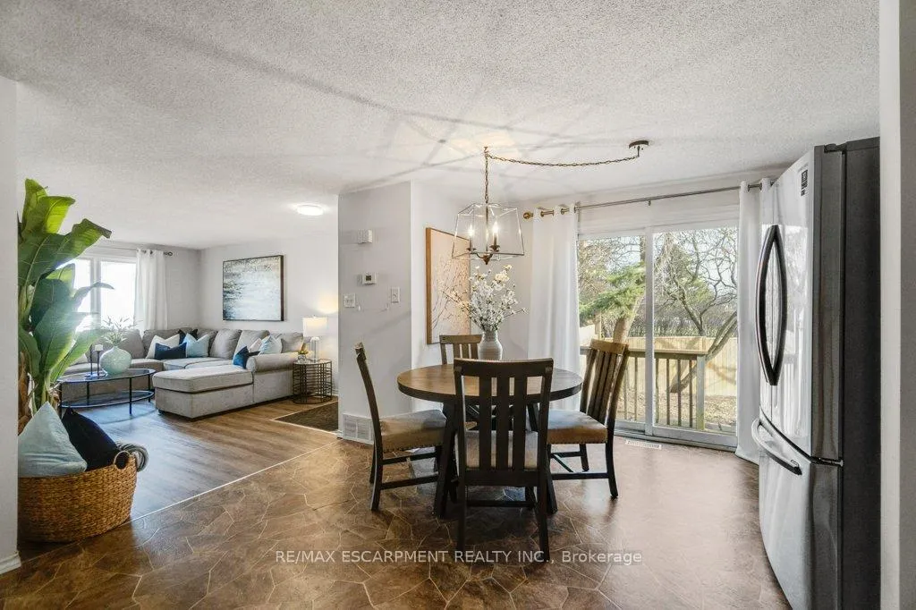 Photo 6 of 28 Kathleen Street, Brant, Paris — HOMEH
