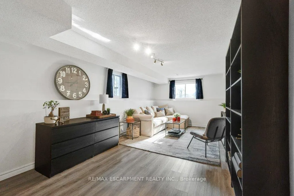 Photo 20 of 28 Kathleen Street, Brant, Paris — HOMEH