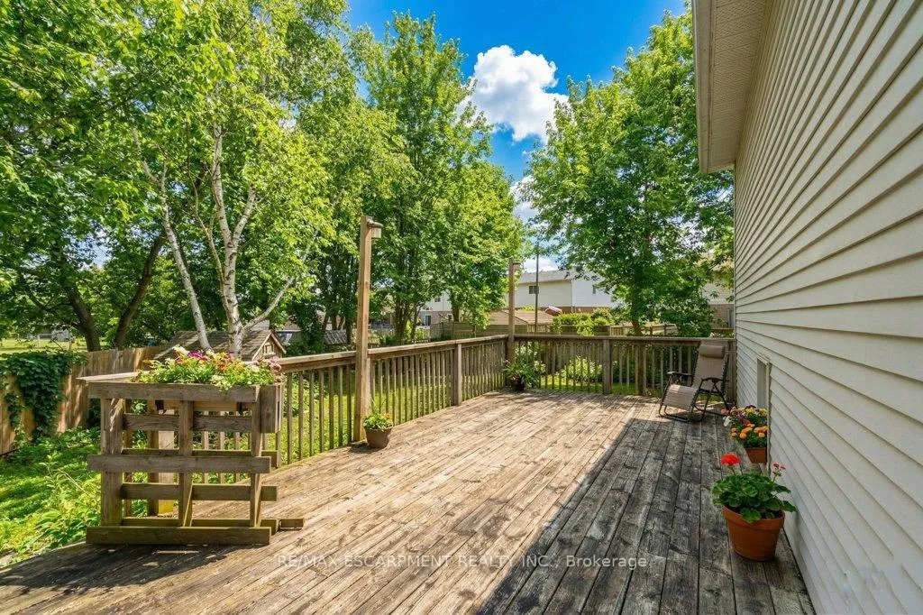 Photo 26 of 28 Kathleen Street, Brant, Paris — HOMEH