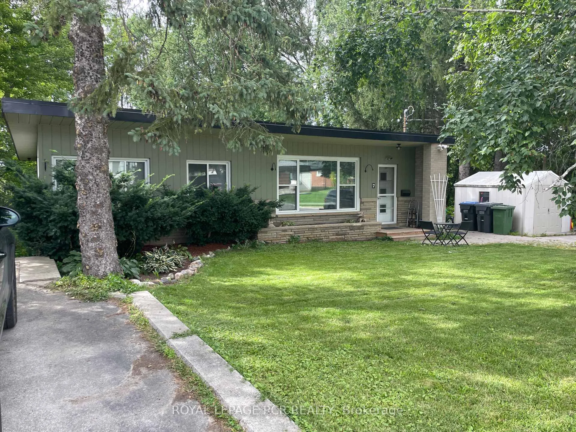 Front of Unit Upper, 7 Hilltop Drive