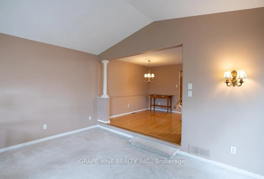 Photo 4 of 1 Newcastle Avenue, Ottawa, Kanata - Morgan's Grant/South March — HOMEH