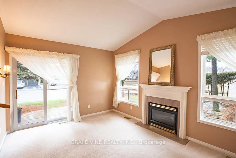 Photo 5 of 1 Newcastle Avenue, Ottawa, Kanata - Morgan's Grant/South March — HOMEH