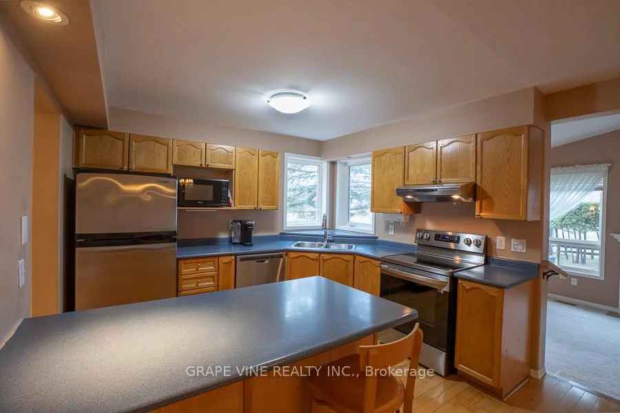 Photo 10 of 1 Newcastle Avenue, Ottawa, Kanata - Morgan's Grant/South March — HOMEH