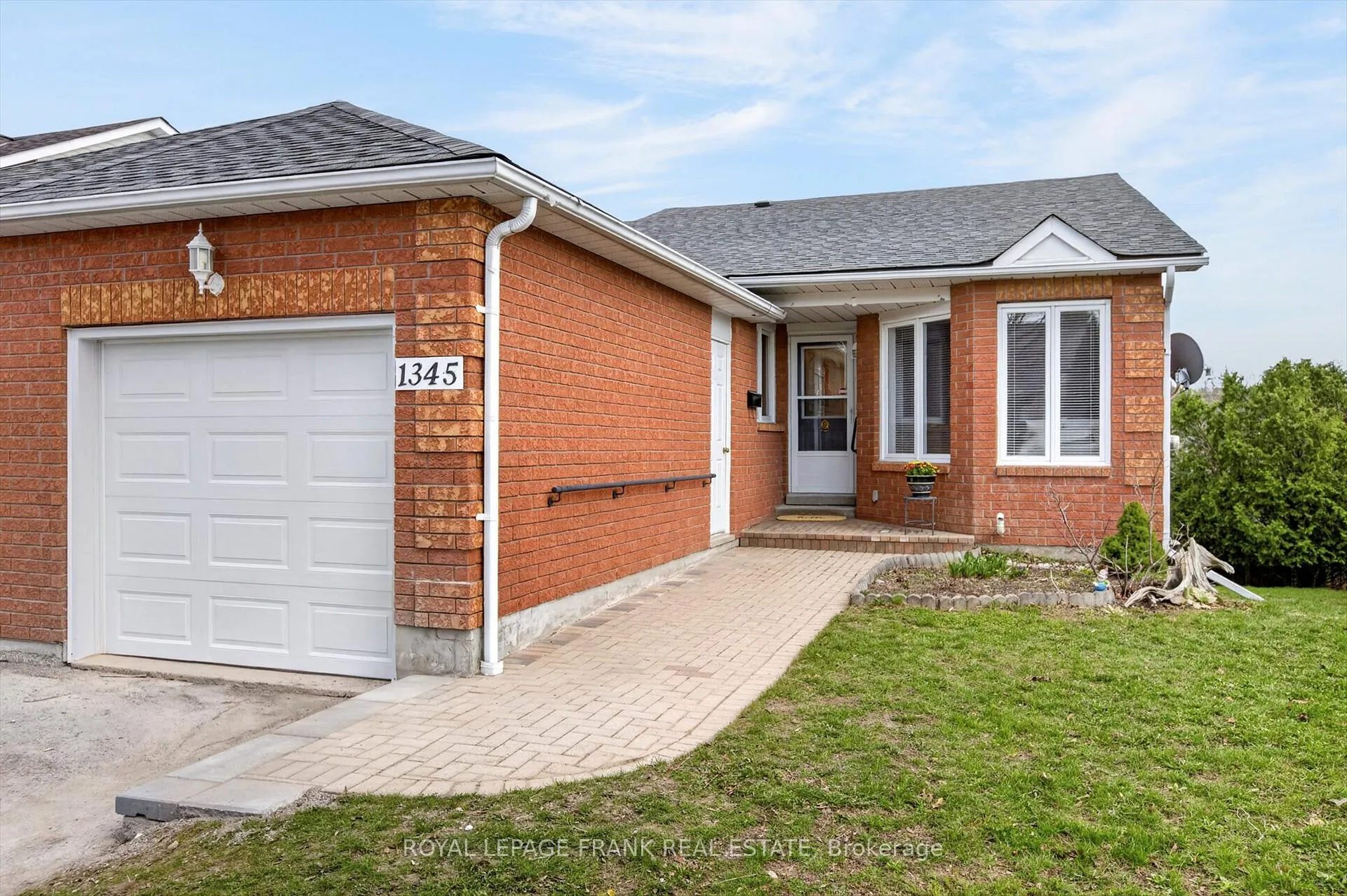Photo 1 of 1345 Eagle Crescent, Peterborough, Monaghan Ward 2 — HOMEH