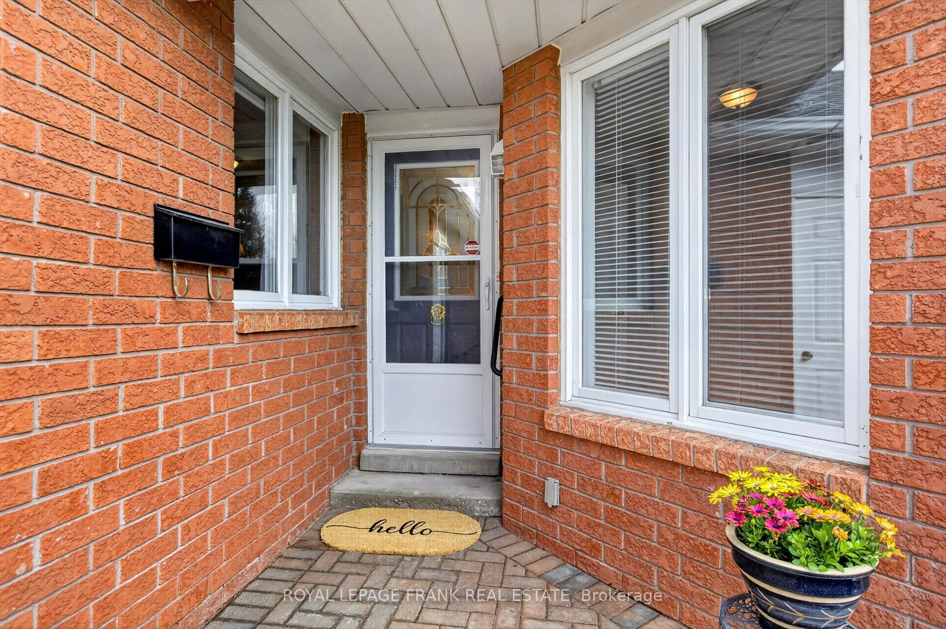 Photo 3 of 1345 Eagle Crescent, Peterborough, Monaghan Ward 2 — HOMEH