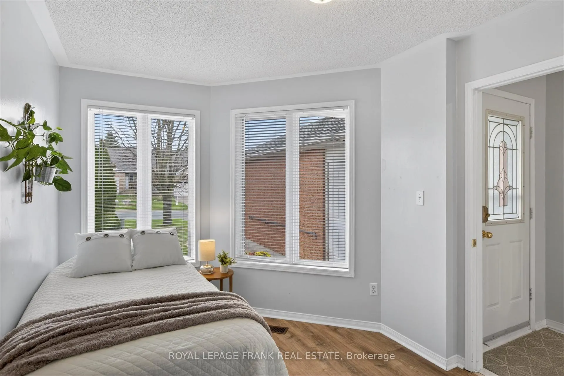 Photo 6 of 1345 Eagle Crescent, Peterborough, Monaghan Ward 2 — HOMEH