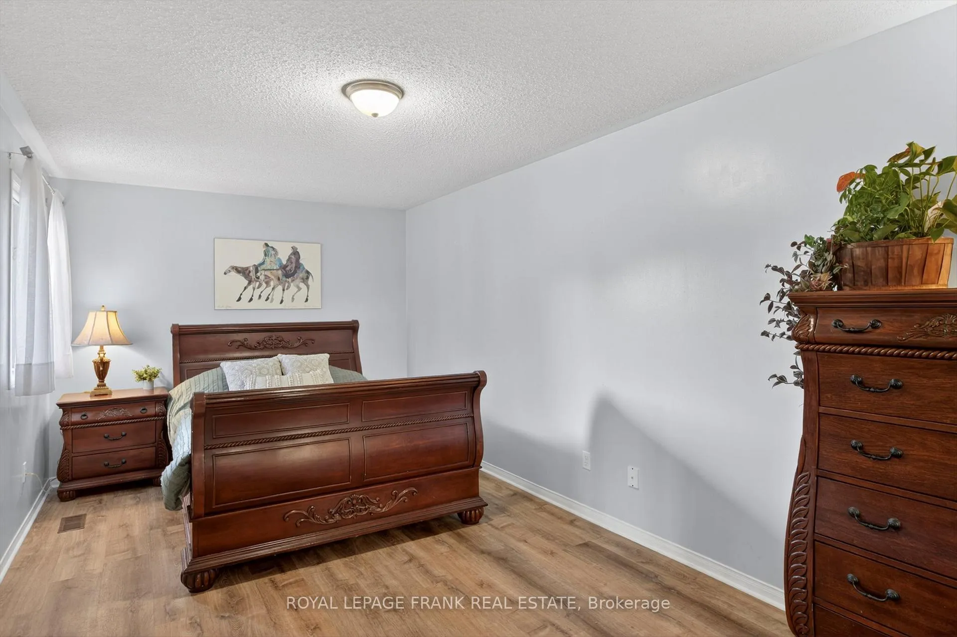 Photo 9 of 1345 Eagle Crescent, Peterborough, Monaghan Ward 2 — HOMEH