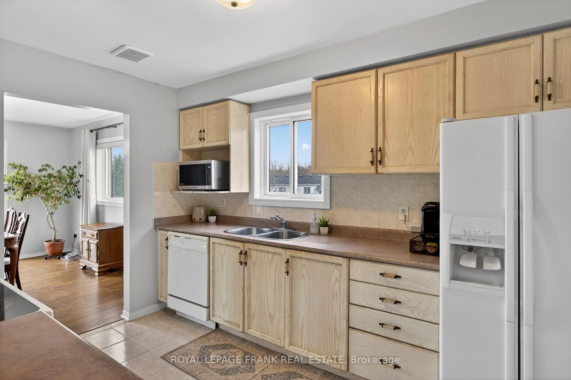 Photo 12 of 1345 Eagle Crescent, Peterborough, Monaghan Ward 2 — HOMEH