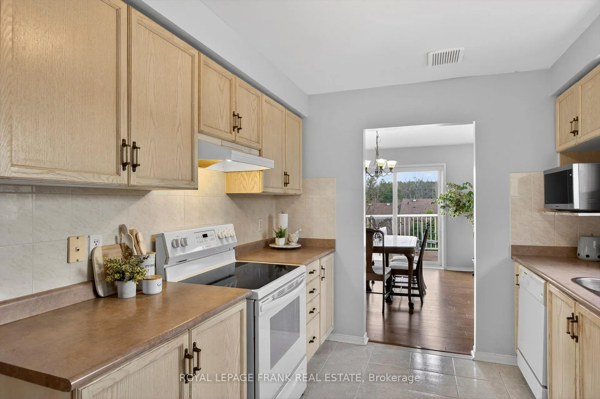 Photo 14 of 1345 Eagle Crescent, Peterborough, Monaghan Ward 2 — HOMEH