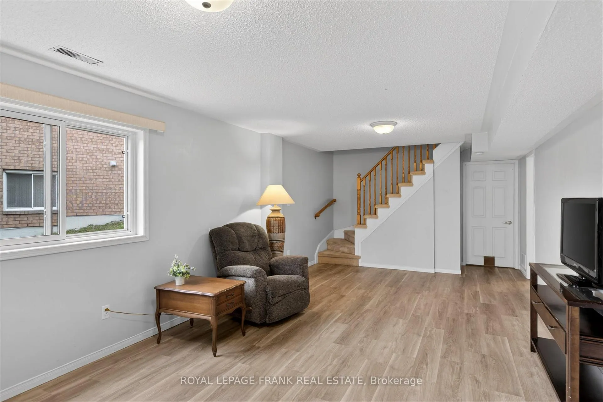 Photo 23 of 1345 Eagle Crescent, Peterborough, Monaghan Ward 2 — HOMEH