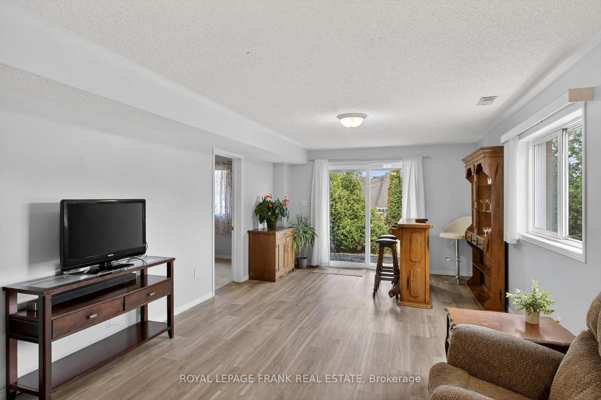 Photo 26 of 1345 Eagle Crescent, Peterborough, Monaghan Ward 2 — HOMEH