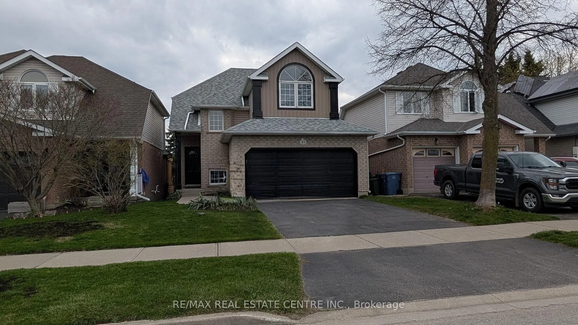 Photo 2 of 10 Periwinkle Way, Guelph, Pineridge/Westminster Woods — HOMEH