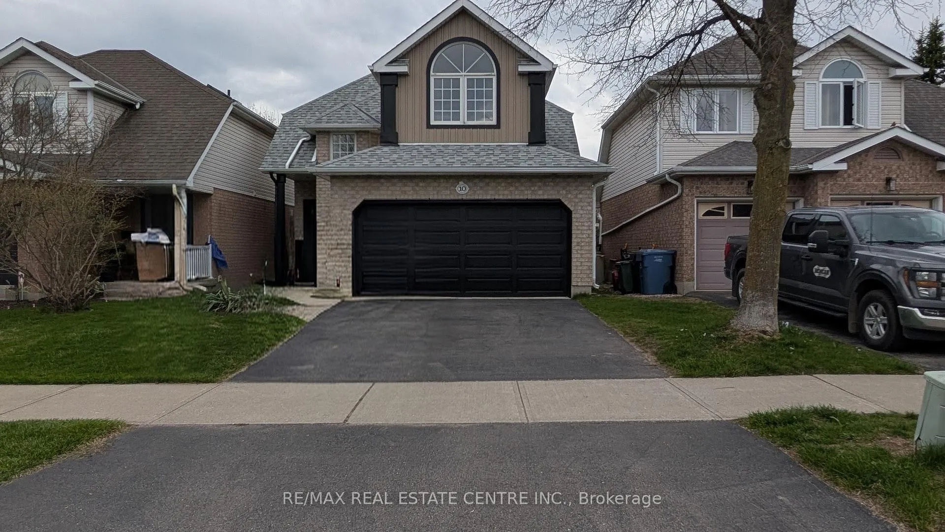 Photo 3 of 10 Periwinkle Way, Guelph, Pineridge/Westminster Woods — HOMEH