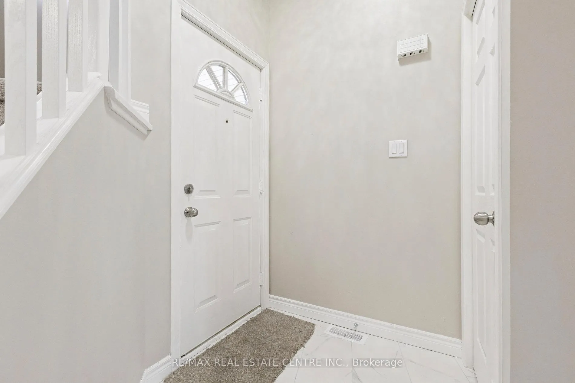 Photo 6 of 10 Periwinkle Way, Guelph, Pineridge/Westminster Woods — HOMEH