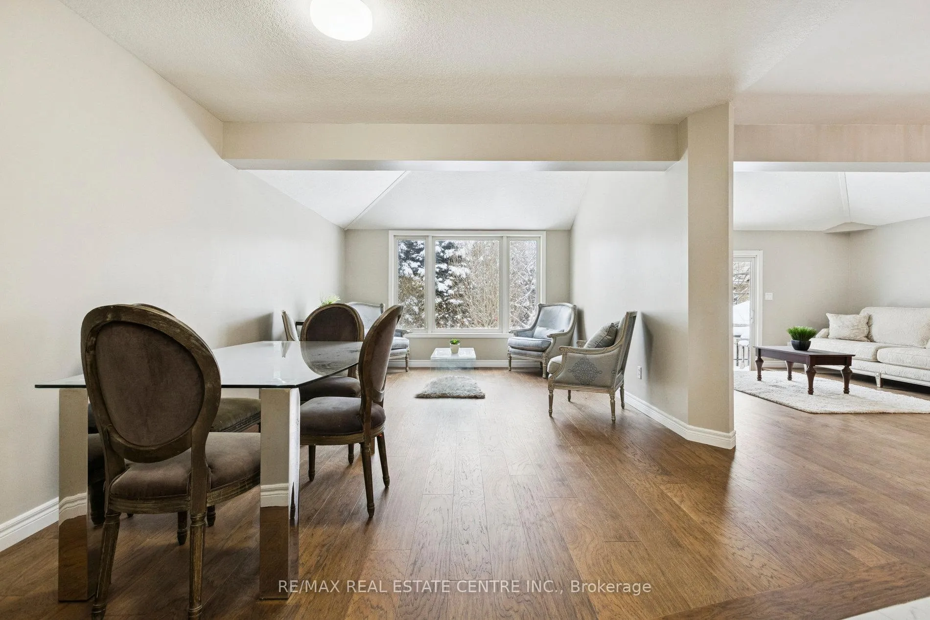 Photo 9 of 10 Periwinkle Way, Guelph, Pineridge/Westminster Woods — HOMEH