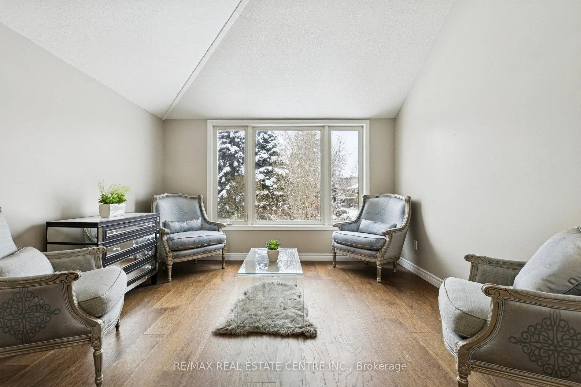 Photo 12 of 10 Periwinkle Way, Guelph, Pineridge/Westminster Woods — HOMEH